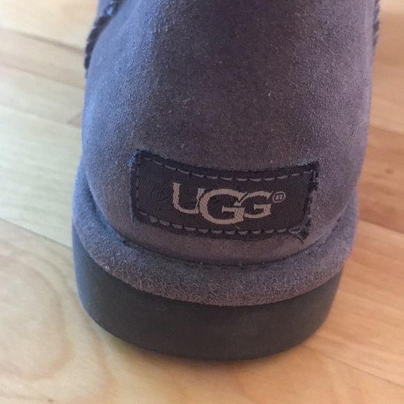 Ugg boot with lace up detail on the side - Picture 5 of 5